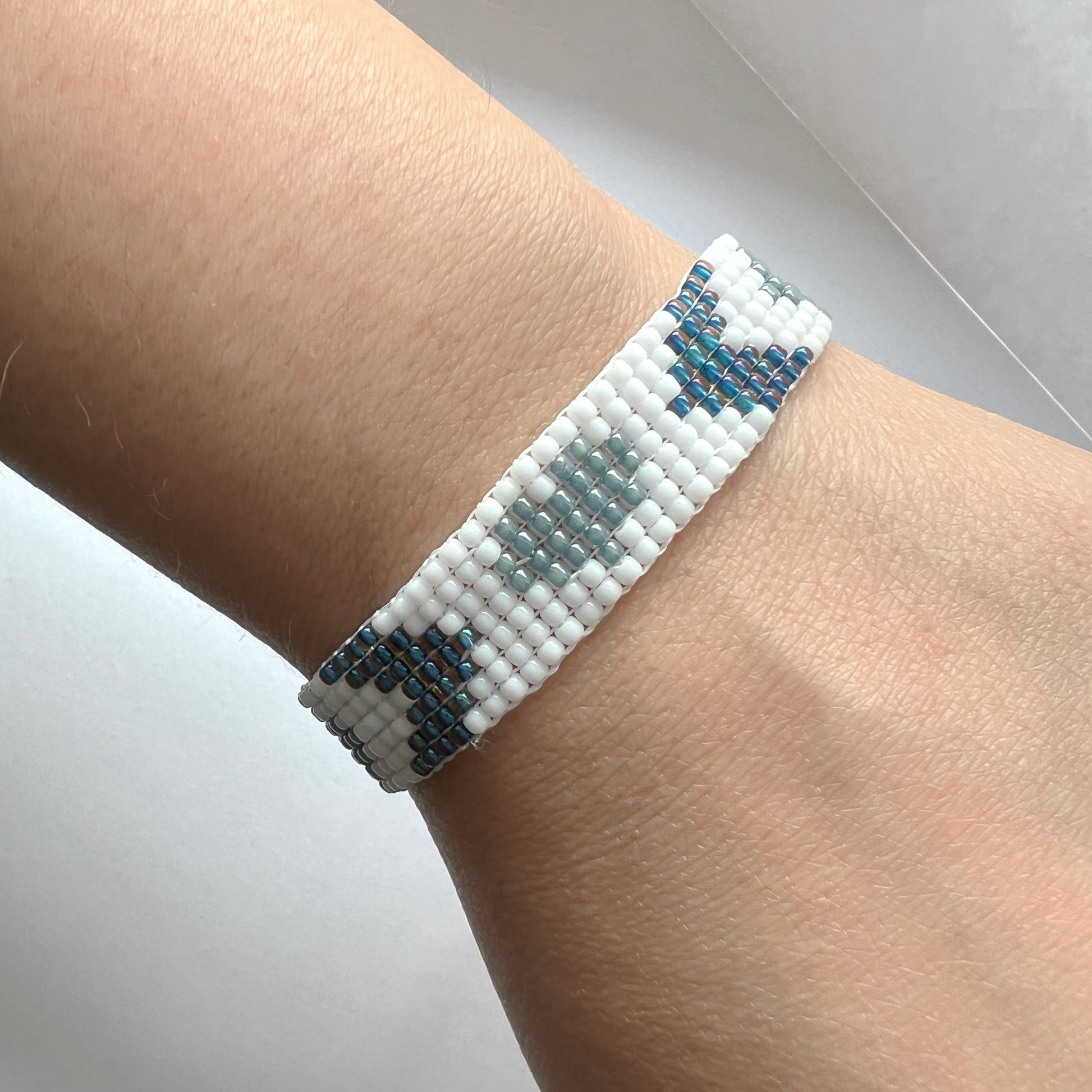 Bead Loom Bracelet "Blue Heart" Nixso Boutique